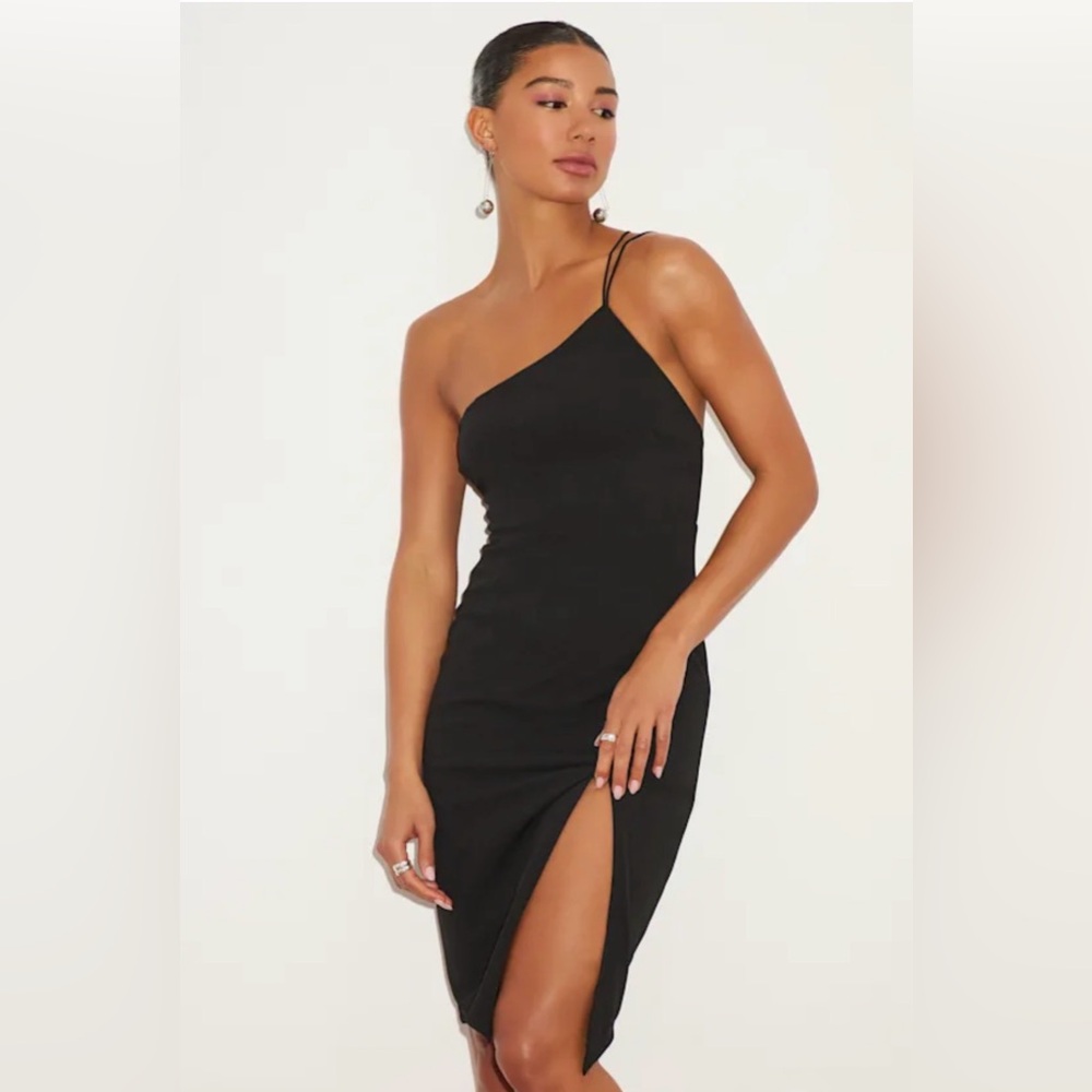 Lulu's “Happiest Hour” Black One-Shoulder Bodycon Midi Dress